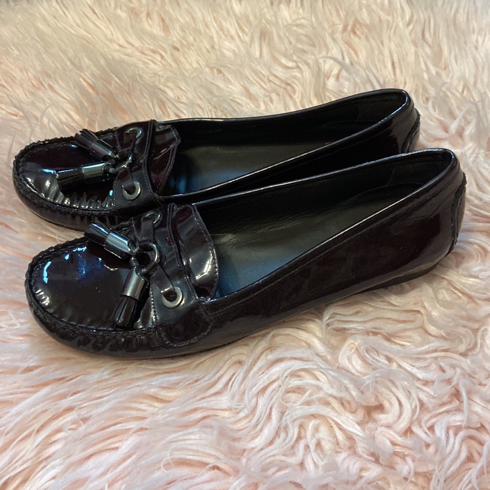 Stuart Weitzman Brown Sutton Shine Patent Leather Tassel Loafers Sz 6